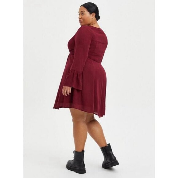 Women's Torrid Dress Chiffon Gauze Burgundy Wine Boho Crochet Size 2 Long Sleeve - Picture 4 of 13